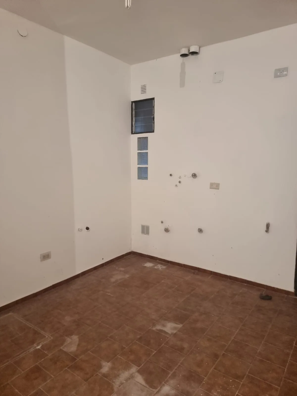 ALQUILER - OFICINA/CONSULTORIO/DEPOSITO — foto 2