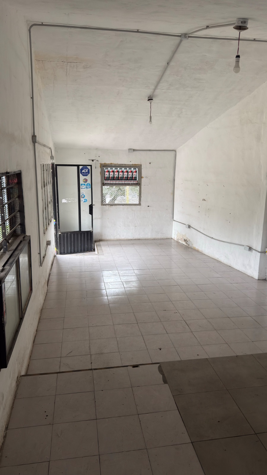 AMPLIO ESPACIO PARA ACTIVIDAD COMERCIAL EN ALQUILER — foto 5