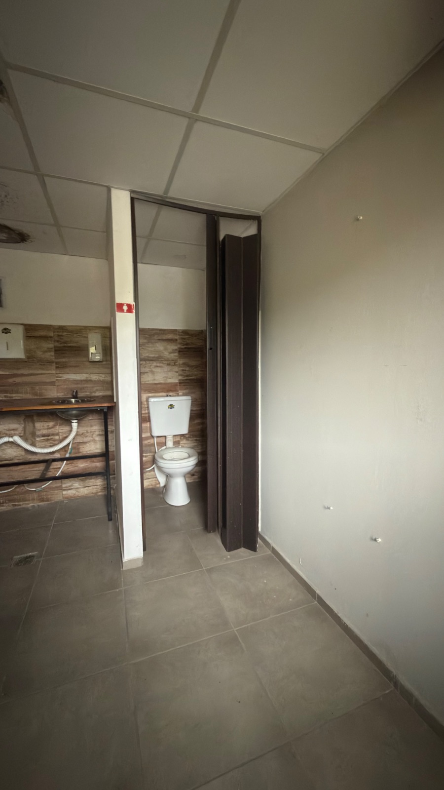 AMPLIO ESPACIO PARA ACTIVIDAD COMERCIAL EN ALQUILER — foto 9